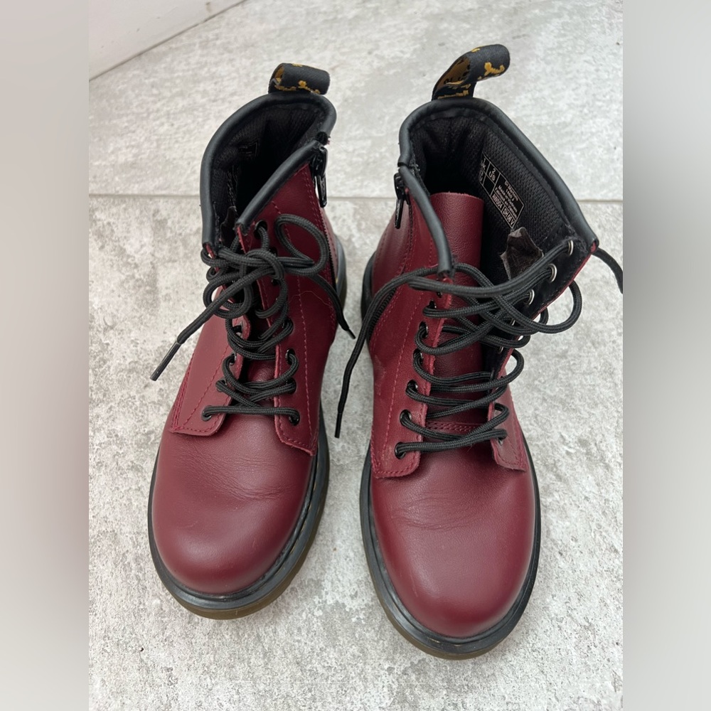 NEW DR. MARTENS GIRLS BURGANDY BOOTS GIRLS SIZE 2 zip up sides